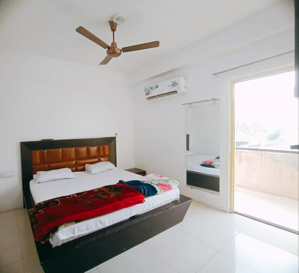 Homestay Ac Dormitory New Delhi Extérieur photo
