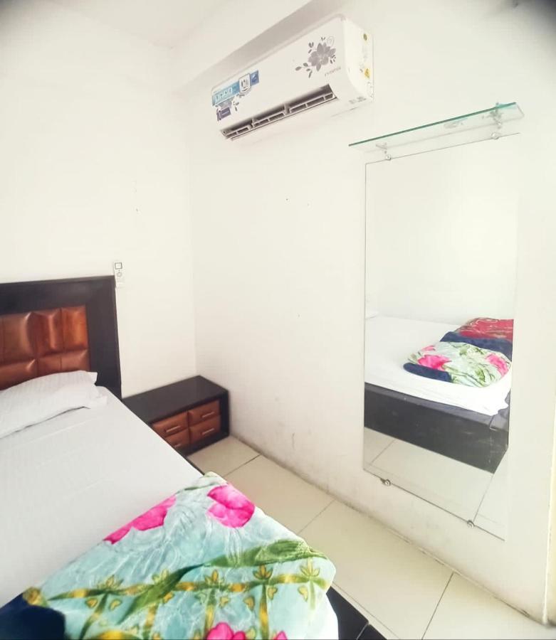 Homestay Ac Dormitory New Delhi Extérieur photo