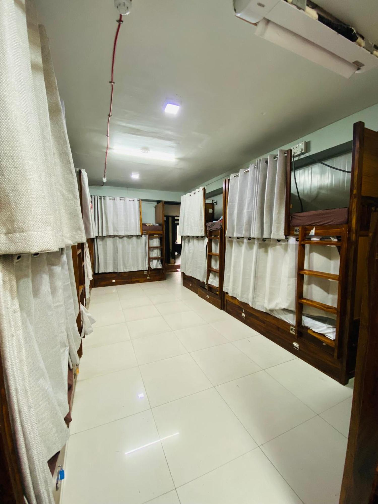 Homestay Ac Dormitory New Delhi Extérieur photo