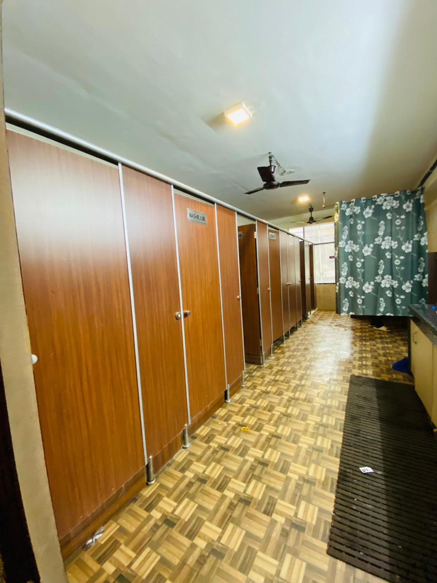 Homestay Ac Dormitory New Delhi Extérieur photo